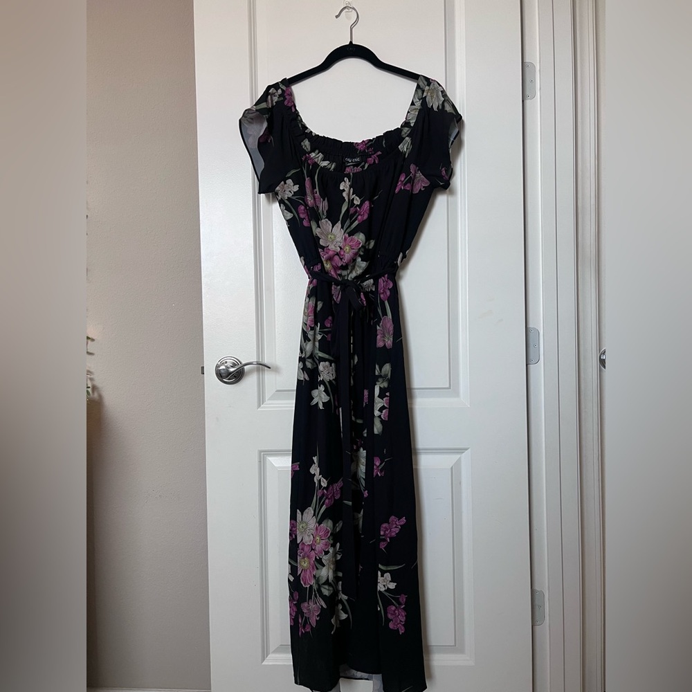 City Chic Floral Dress
Size 14